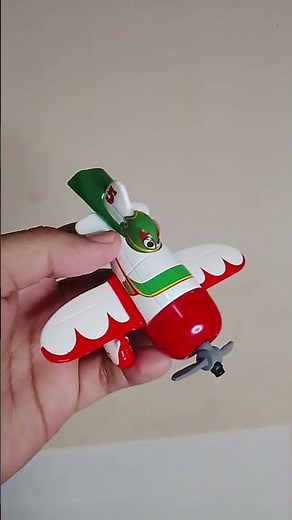 El Chupacabra’s Wildest Look? This Disney Planes Racer Stands Out Next to Lightning McQueen