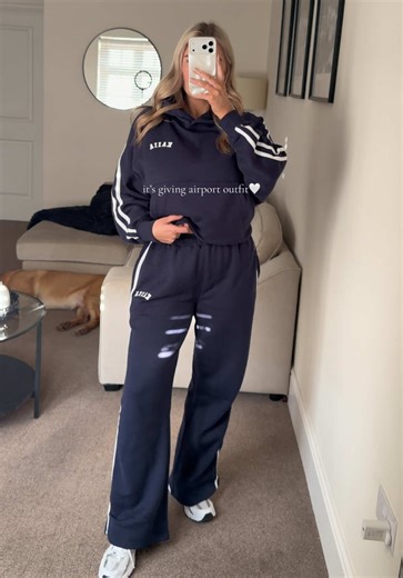 Stylish Airport Outfit Ideas: Tracksuit Trends