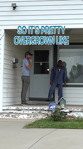 88 year old was TRYING to keep up with the neighbors yard #mowing #edging #cleanup #asmr #satisfying #sbmowing #cleaning #overgrownyard #fyp #fypシ #viral #viralvideo #transformation #overgrown