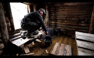 【Life and Craft in wilderess】淹水了！我的庇护所泡在膝盖深的水里，丛林营地最潮湿的春天