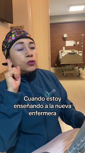 Enseñando a la nueva 👩🏻‍⚕️ #enfermera #nurse #bariatricsurgery #gastricsleeve #bypass #hospitallife #hospital
