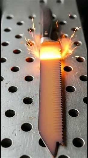 Laser Cleaning a Corroded Bread Knife #lasercleaning #rustremoval #BreadKnifeRestoration