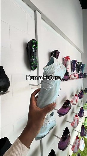 Best boots for CDM(Central Defensive Midfielder) #soccer #football