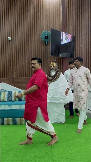 पण्डोखर धाम 30वें महोत्सव के अवसर पर श्री श्री 1008 महामंडलेश्वर श्री कंप्यूटर बाबा जी का आगमन हुआ।