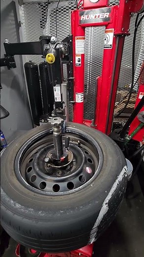 Hunter TC39 Tire Demounting