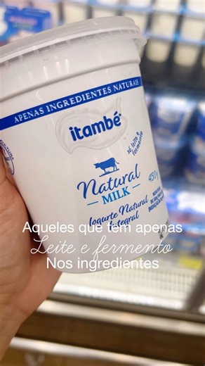 Daniela Pacheco | Receitas saudáveis on Instagram: "🍼🥄 Iogurte Natural para Bebês: Quando Introduzir e Como Oferecer!🥄🍼 O iogurte natural pode ser um ótimo aliado na alimentação do seu bebê, mas é importante saber o momento certo para oferecê-lo! 👉 A partir dos 9 meses, o bebê já pode consumir iogurte natural, sempre em pequenas quantidades e sem adição de açúcares. Escolha sempre a versão natural, que é composta apenas LEITE E FERMENTO. 🍯 3 Maneiras de Oferecer Iogurte ao Seu Bebê: 1. Com