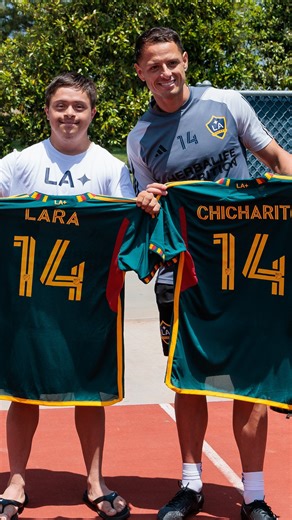 Chicharito heard there was another No. 14 joining the club… what came after will surely warm your heart 💛 | LA Galaxy