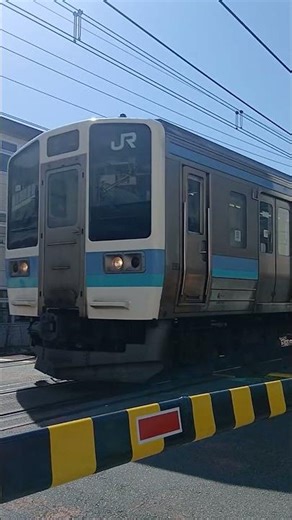 回送列車が通過 #回送列車 #211系