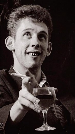FAIRYTALE OF NEW YORK - The Pogues #christmasmusic