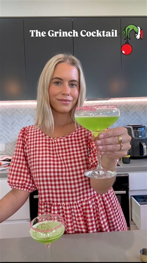 B r e e 🩵 on Instagram: "The Grinch Cocktail What better way to celebrate the festive season than to make a yummy Christmas inspired cocktail. Be careful because these are dangerously good (speaking from experience) INGREDIENTS (serves 2) 60mls Vodka 60ml Midori 120ml pineapple juice Ice Red or green sprinkles to rim the glasses Pop all liquids and ice into a shaker, and shake well. Pour into cocktail glasses. ENJOY 🍸"
