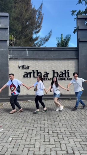 we made it out of the group chat!!! #shorttrip #fypシ