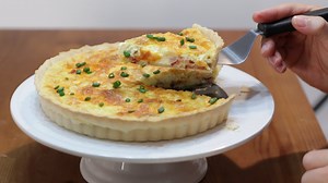 How to make quiche - Easy bacon and cheese breakfast quiche recipe