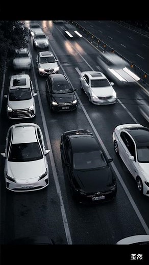 📷 Nikon Zf + AstrHori AF 27mm F2.8 Z Mount—A sleek combo for everyday creativity.