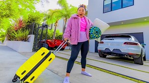 5.3K views · 83 reactions | I MOVED INTO MY BOYFRIENDS HOUSE!! | Lizzy Capri | Facebook