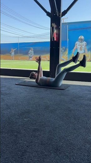 How to Do a Dead bug (Step-by-Step)