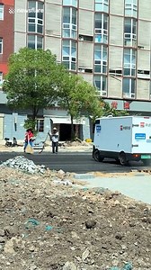 Self-Driving Robot Truck Drives Across Road Construction | Genius Cars