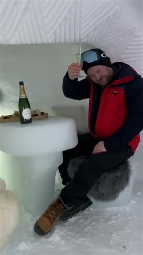 I flew 10 hours in luxury to Antarctica 🛩️ | TrekTrendy Travel