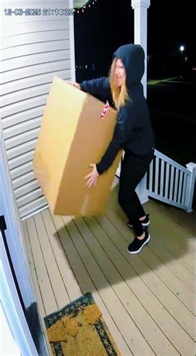 Epic Porch Traps (Part 22) #PorchPirate #DoorbellCamera #PaintPrank #PorchTrap#EpicPorchTraps