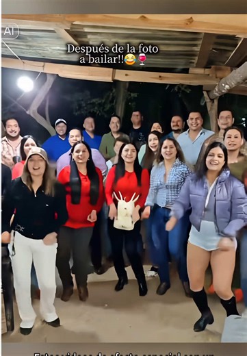 Estos videos de efecto especial con un grupo de gente bailando están súper divertidos últimamente. Pero, ¿cómo se hacen? Tutorial step-by-step to make your photo dance with AI | Este efecto de IA hará que todos bailen & create epic group dance videos from one single photo! This AI Effect will make everyone dance | AI photo to dance video | One photo group dance effect | AI dance filter for photos | Photo to dancing people effect | AI group dance video maker | Single photo dance animation | AI da