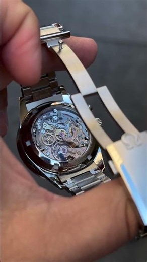 Omega Speedmaster Ed White. A dial & movement worth staring at. 🎥IG: @watchmando #chrono24 #watches