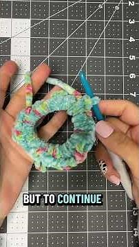 Simple, handmade crochet scrunchie tutorial #yarn #crochet #diy #handmade #scrunchies
