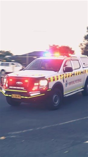 FIRE! 🔥 NSW RURAL FIRE SERVICE Group Officer responding to HOUSE FIRE 🚨🚒#fire #firefighter