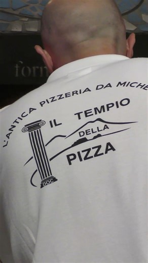 Nello Stand della Antica Pizzeria da Michele al Pizza Village di Milano