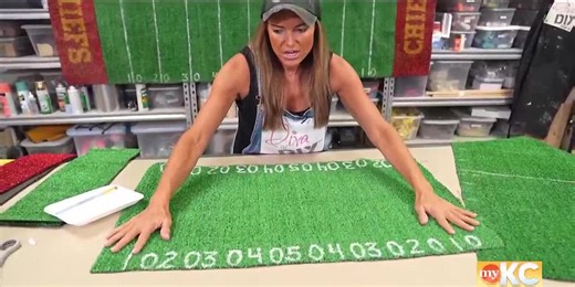 Diva of DIY: Football Field Table Runner