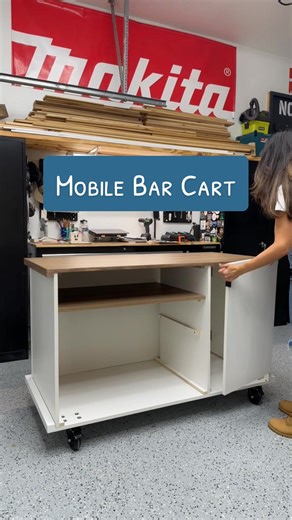 Mobile Bar Cart: Durable & Easy to Transport