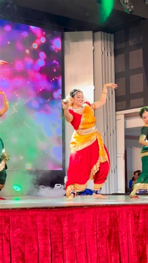 MMC - Mallu Media Club on Instagram: "Caption- Beautiful Mokksha Semi classical Dance❣️ #dancereel #tamilsong #actress"