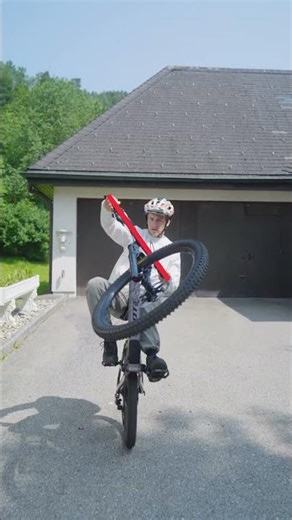 Can’t hold your wheelie for long? Here’s why 😵