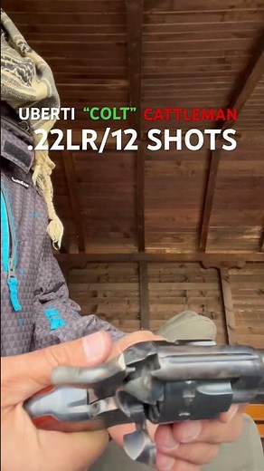 Unloading the .22LR/12 shots UBERTI Cattleman 1873