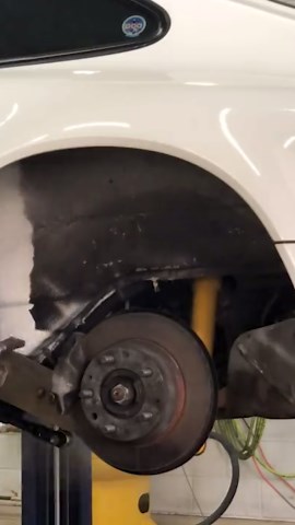 Watch Experts Use Dry Ice to Deep Clean a Car and Remove Stubborn Dirt and Debris