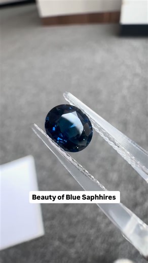 ✨ Four Blue Sapphires. One Legacy. ✨ For generations, our family has been dedicated to sourcing and trading the finest natural gemstones. As a private jeweler, we work directly with discerning clients and companies. 📦 With secure shipping, reliable payment options, and safe delivery worldwide, we ensure peace of mind at every step. Our business model is built on exclusivity and personal connection—because luxury should always feel personal. #sapphire #gems #gemstones #jewelry #gioielli #pietre 