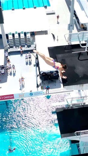 Maike's handstand dive performance! 🙌 #highdiving #highdiving #extremesports