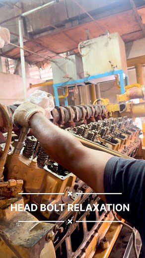 15K views · 294 reactions | Loosening the cylinder head bolts of a CAT G3516 engine — every step demands focus, patience, and technical accuracy. True craftsmanship starts with attention to detail.  #fblifestyle #caterpillar #G3516 #thegasengine #overhauling #work #dedication | The Gas Engine | Facebook