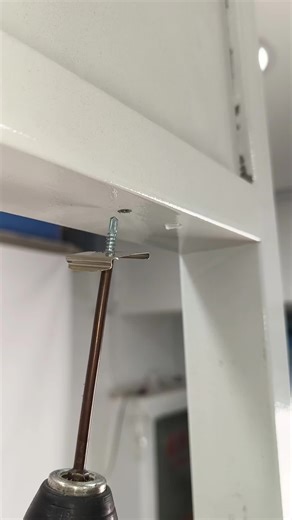Easy No-Nail Installation of Honeycomb Curtains