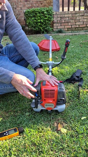 How to cold start a Husqvarna 331R Brushcutter step by step. #michaelstoolbench #husqvarna #331r