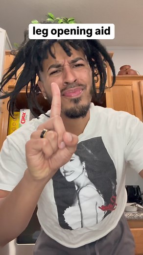 1.7M views · 10K reactions | 來來 . . . . #datingtipsforwomen #datingtips #girlsbelike #womenbelike #toxica #toxicas #staytoxic #girlmemes #darkhumour #relatablevideos #tequilatequila #tequilatime #latinasbelike #funnygirls #funnyfunny #funnyasf #hilariousvideos #lmaoo #lmfaoo #hahahahaha #hehehehe #drunkmemes | Julio Portillo | Facebook