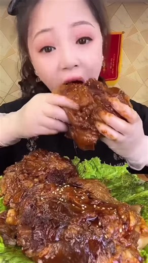 캉 A Mukbang trên TikTok