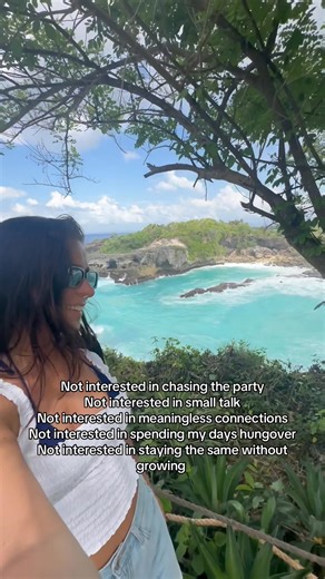 ✨ Strong body. Clear mind. No alcohol needed.�Let’s create your sober fitness routine.�Book your free call — link in bio.�#soberandstrong #SoberFitGirl #alcoholfreejourney #fitnessmotivation #wellnesscoach | Kathryn Sauser