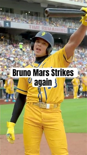 "Uptown Funk" Bruno Mars Walk-Up 🕺 ‪@danhoz34‬ #musicvideo #shortsfeed #brunomars #bananaball