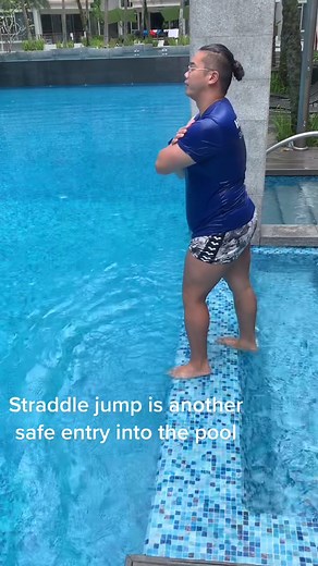 Straddle Entry Swimming Techniques in Singapore