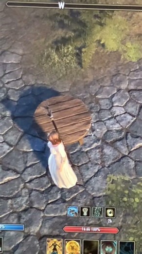 Running around a round table in ESO (meme)
