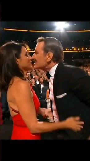 Julia Louis-Dreyfus & Bryan Cranston Emmy 2014 funny bit part 2 #funnyspeech #seinfeld