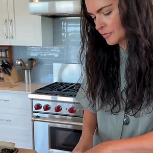 15 reactions · 97 shares | One pan, endless flavor! Try Katie Lee’s tasty sheet pan chicken & veggies recipe for your next family meal! Click for details! | ShopRite | Facebook