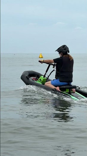 【衝撃】電動バイクで波上爆走！海の新体験
