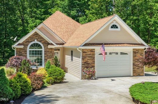 179 Occoneechee Dr, Clarksville, VA 23927 - MLS 10166161 - Coldwell Banker