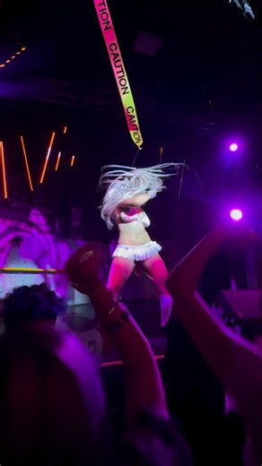 Ve’ondre Mitchell on Instagram: "SCENE BOY OUT NOW ON ALL STREAMING PLATFORMS 🦄"