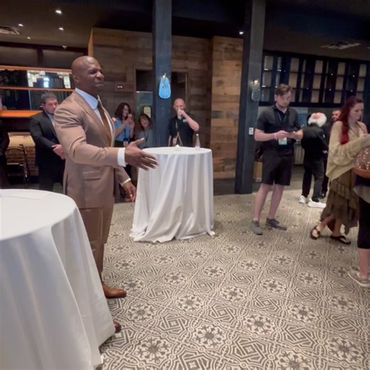 J Dun on Instagram: "Lifemaxing. Had an incredible opportunity to be attend one of the largest trading events of the year with over 700 traders in attendance. Of those 700 traders I was recognized by, greeted, and got pictures with nearly 200 of them. 200 different testimonials, smiles, and positive words about what they’ve learned from me and the positive impact I’ve had. It truly was eye opening. 2026 is going to be a massive year for the trading space and the mission we’re on. What a great we